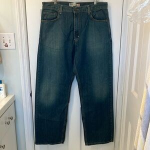 LEVI’S Loose Straight 569 Jean
